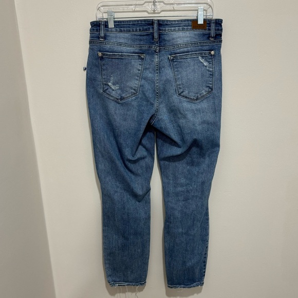 Judy Blue boyfriend distressed jeans style# JB82217MD 7/28 - Picture 3 of 8